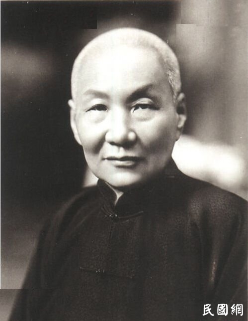 “上海滩三大亨”杜月笙、黄金荣、张啸林的书法，有得一比