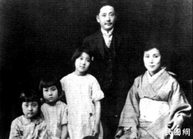日本女护士嫁给中国将军64年，女儿如今人人皆知