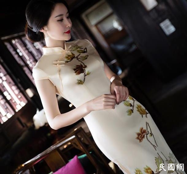 时代乱，时尚也乱：驱逐鞑虏，恢复旗袍？