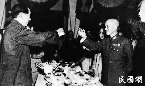 蒋介石想趁重庆谈判扣押毛泽东 为何最终放弃？