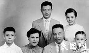 亲手埋葬威权时代,经国干得漂亮!
